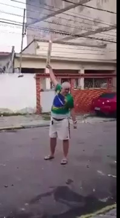 Papi tire le feu d'artifice