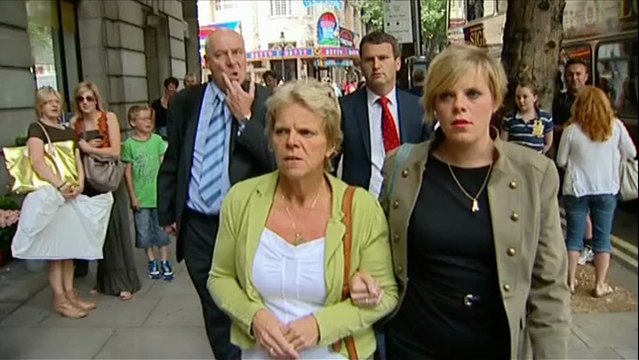 Ecoutes téléphoniques: David Cameron sous pression