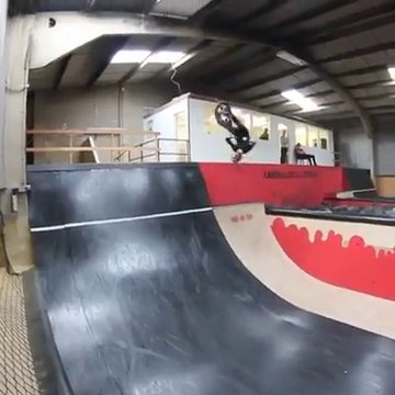 Alex Coleborn double flair - BMX