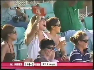 Brian LARA ends the match with a six, 1st ODI Vs Zimbabwe