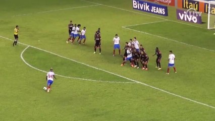 Reforço do Benfica, Talisca marcou de falta contra o Flamengo