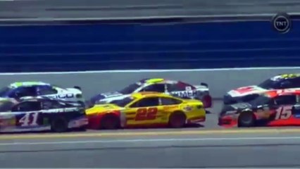 NASCAR : un énorme crash de 25 voitures à Daytona