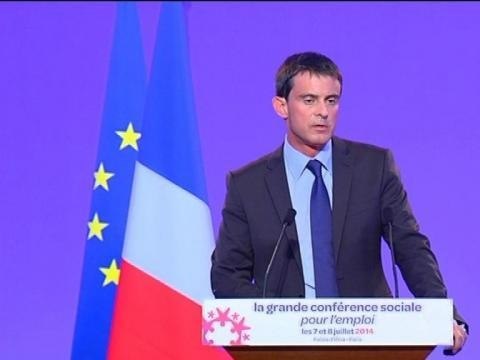 Conférence sociale: Valls annonce une baisse d'impôt pour les classes moyennes en 2015 - 08/07