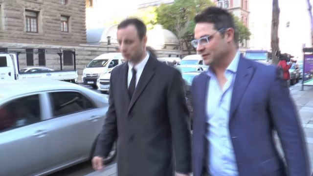 Pistorius, la difesa se la prende col 'circo mediatico'