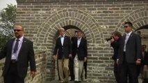Kerry, Lew tour the Great Wall in Beijing