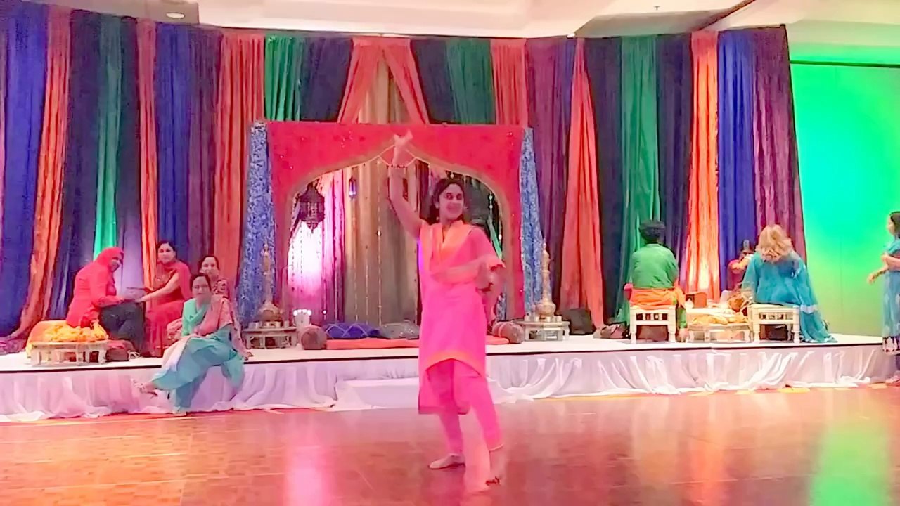 Ishar's dance on Babydoll  Mehndi Night 2014