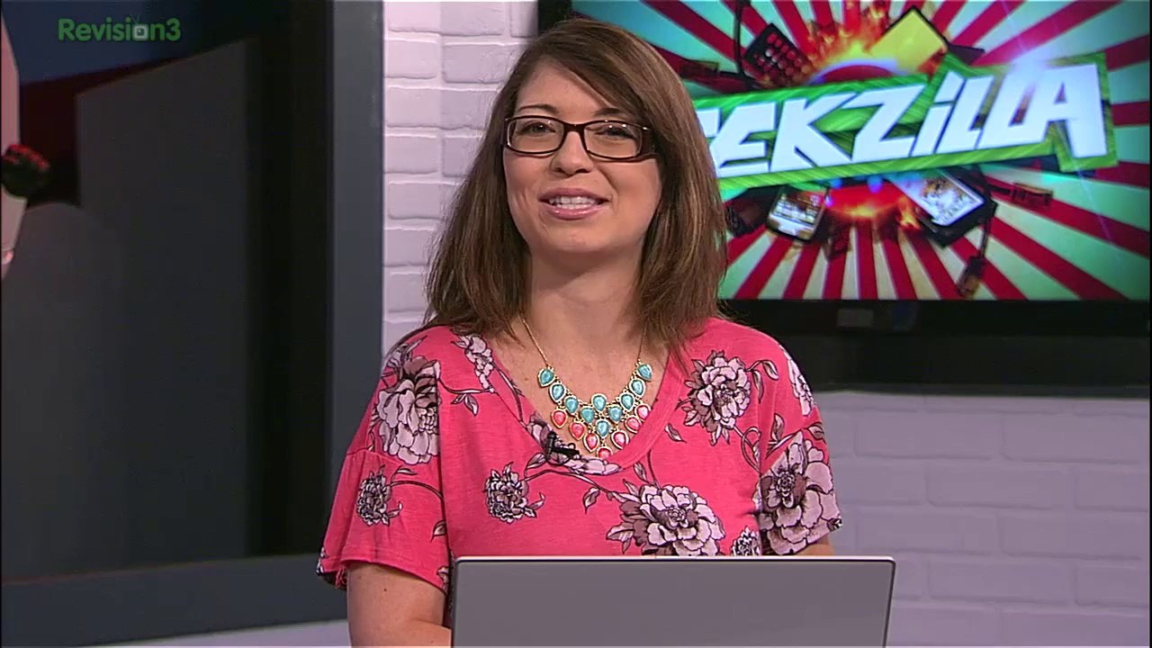 Hidden Costs of Cutting the Cable? Gaming on Dual Monitor HDTV Setup. Plasma is Dead, Add DLNA Streaming to Any HDTV, Track Emojis - Tekzilla