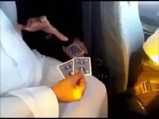 Şeyh Arifi Kağıt Çalmayı Öğrenirken