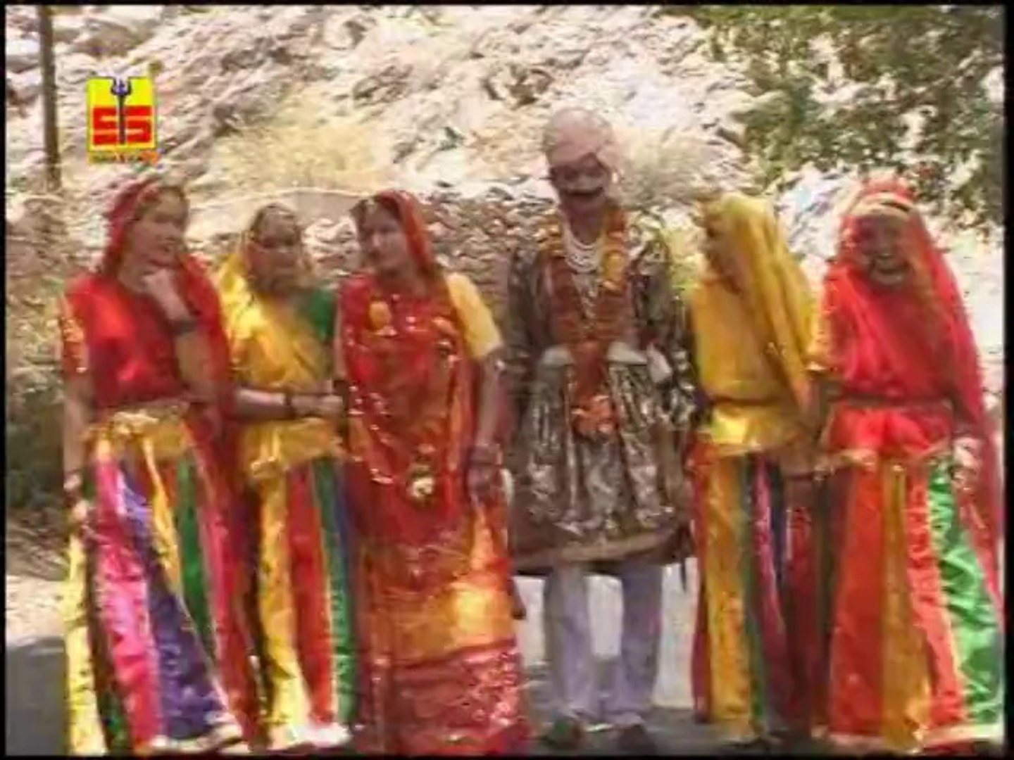 ⁣Aaja Manmohan Meera