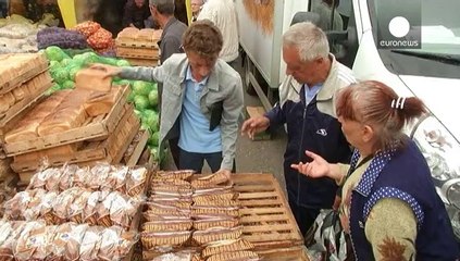Ukraine : Slaviansk panse ses plaies, visite éclair de Porochenko
