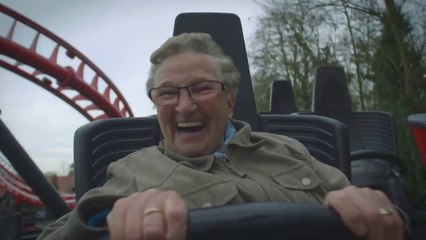 78歳”初”ジェットコースターにASGROUP級の叫び【海外おもしろ動画】