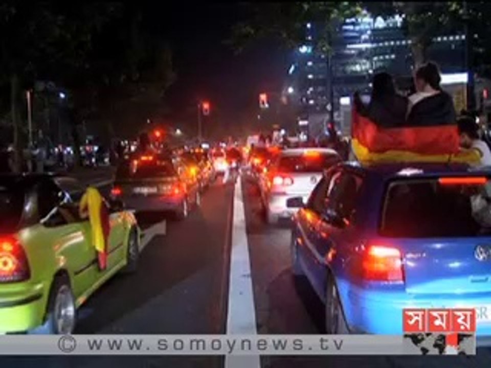 লজ্জাজনক হারে কাতর ব্রাজিল ভক্তরা, জামার্নদের