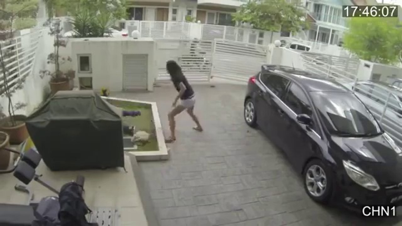 Kapkaççıları dövüp kaçıran kadın
