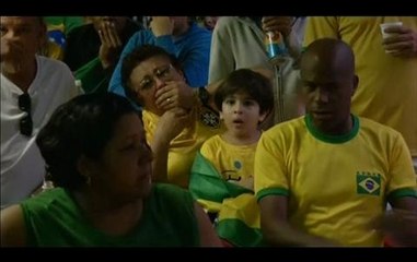 Allemagne-Brésil : les larmes des supporters brésililens après la défaite 7-1 - 09/07/2014