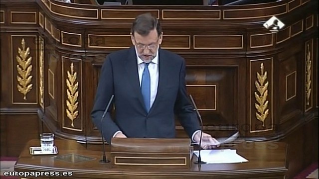 Rajoy llama en el Congreso a apoyar a Juncker