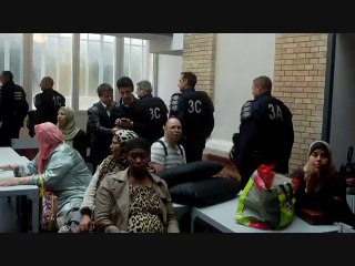 Paris : Ian Brossat fait évacuer les mal-logés d'une pépinière de la RIVP;