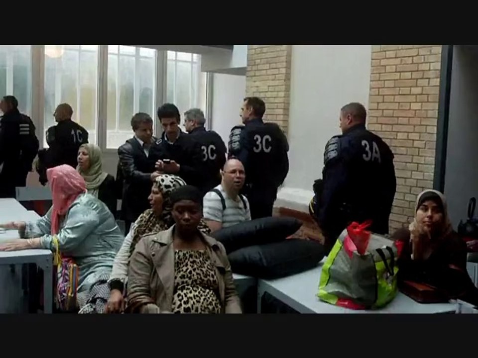 Paris : Ian Brossat fait évacuer les mal-logés d'une pépinière de la RIVP;