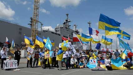 International protest in front of Mistrals - St Nazaire, June 29