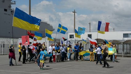 International protest in front of Mistrals - St Nazaire, June 29