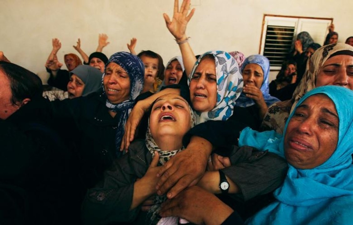 Dunya News - Funeral prayers of Palestinians martyred in Israel's brutal bombardment offered