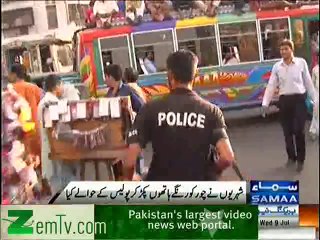 Скачать видео: Clever Thief Stuns Police in Karachi