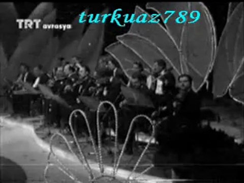 Umut AKYÜREK-Akşamın Olduğu Yerde Bekle Diyorsun Gelmiyorsun