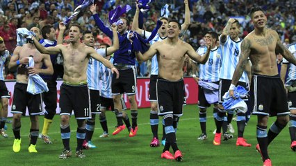 Argentina bate Holanda e está na final da Copa