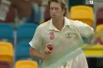 Chris Gayle SMACKS Glenn McGrath for a BIG SIX!_x264