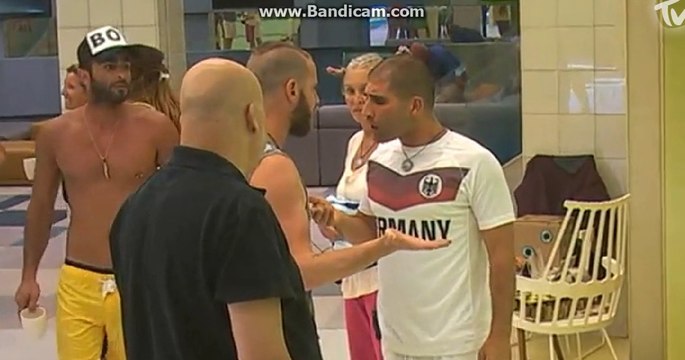 אלדד רב עם צחי על הגניבות בבית - חלק 1 - 09.07.14