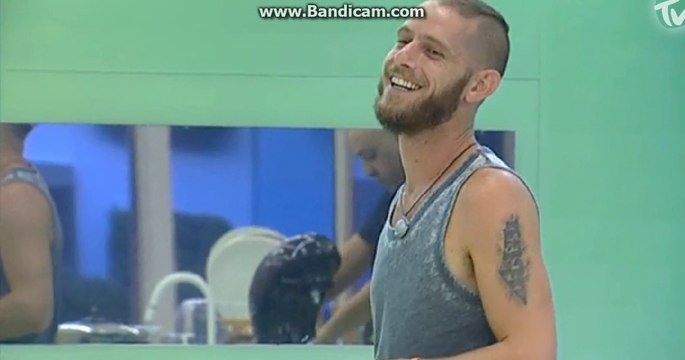 אלדד רב עם צחי על הגניבות בבית - חלק 2 - 09.07.14