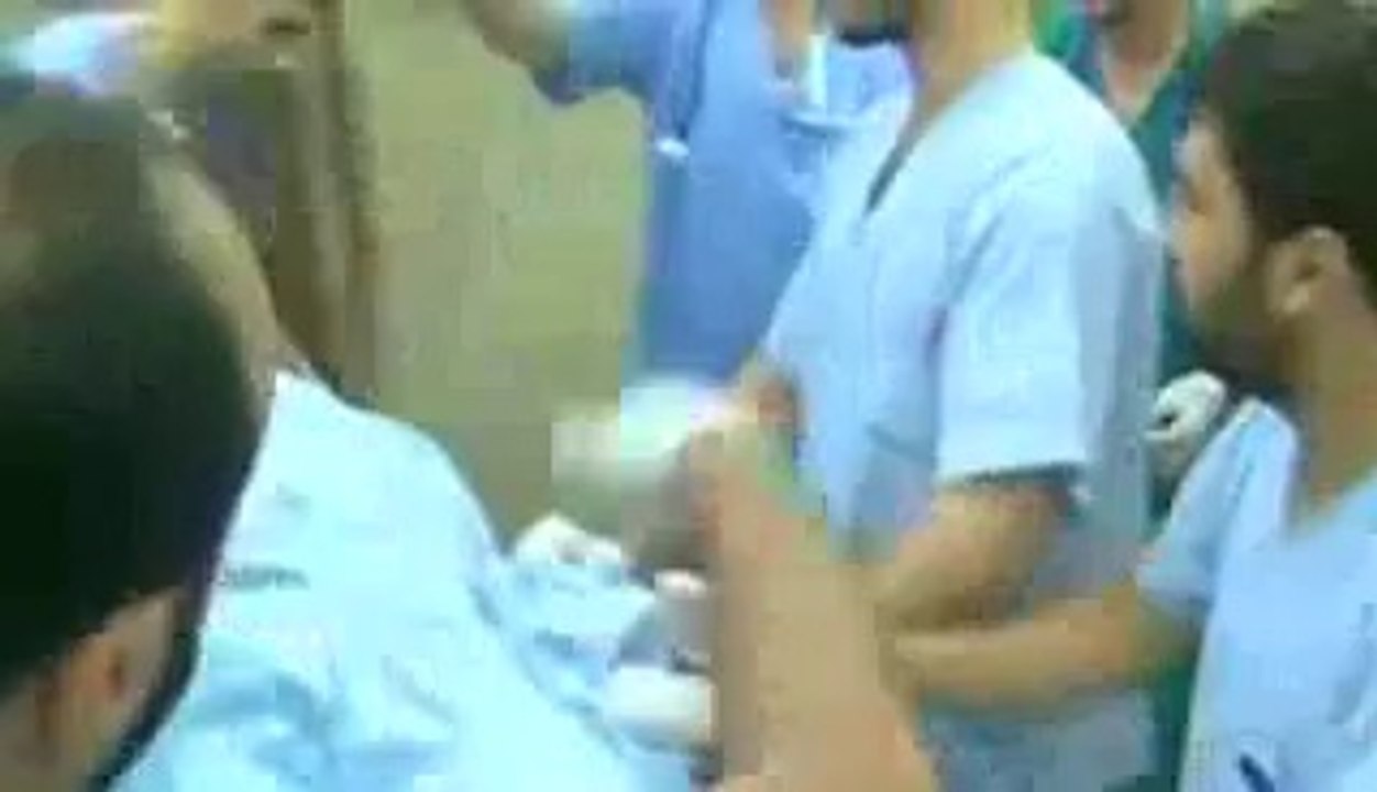 REUTERS- Israel kills top Gaza militant, five others in air strike