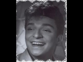 Zeki Müren - Bir Gün Senin Olmaya İnanki Yemin Ettim
