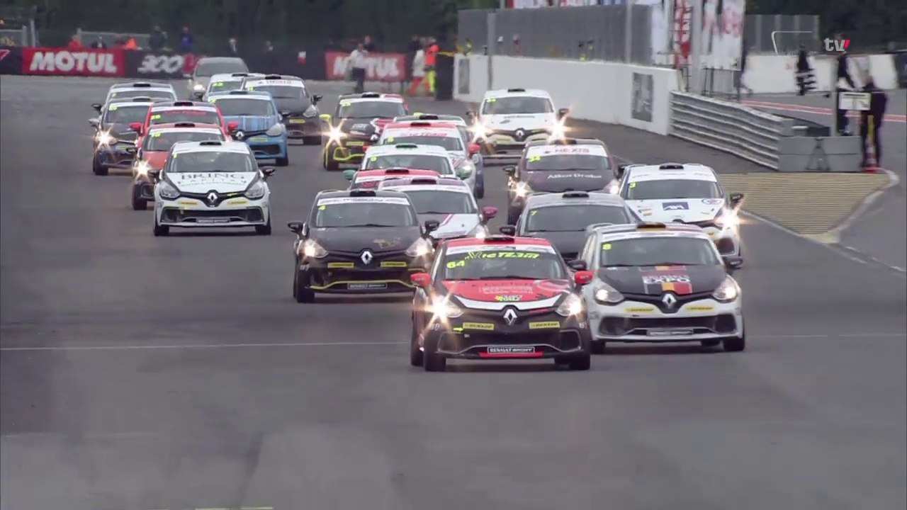 Un week-end animé pour la Clio Cup au Val de Vienne