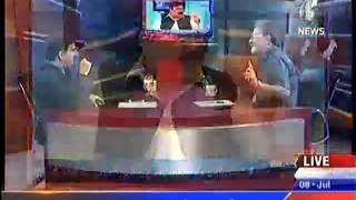 Nusrat Javed Taunting Sheikh Rasheed in a Live Show