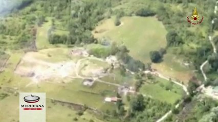 Download Video: Tragedia in Abruzzo, esplode fabbrica di fuochi d'artificio. Le riprese dall'alto