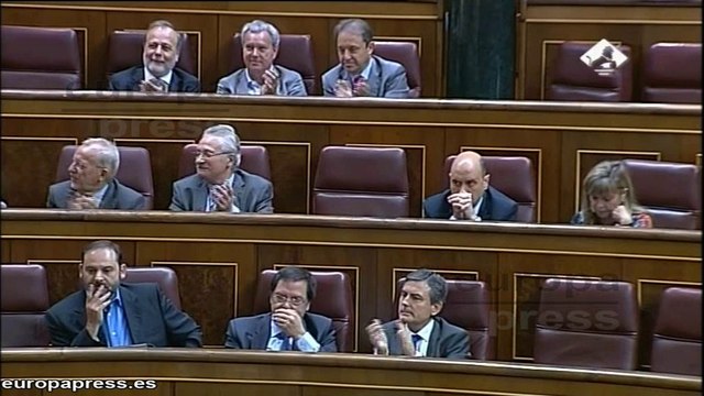 El PSOE tacha de chapuza el 'macrodecreto'