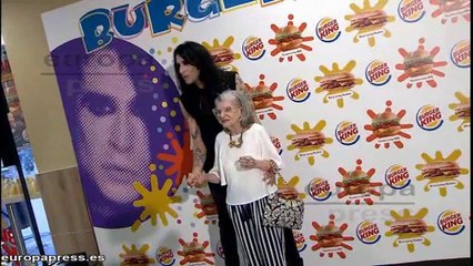 Mario Vaquerizo celebra su 40 aniversario en la Burger Party más glamourosa