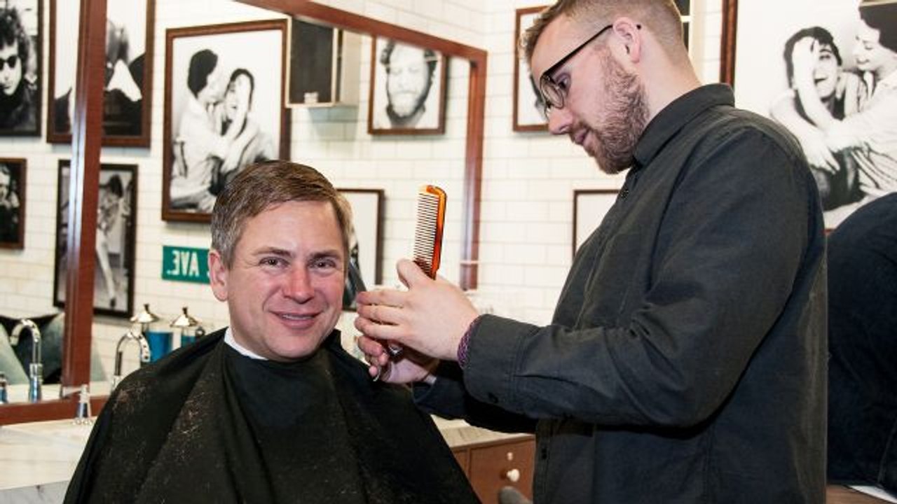 NY1's Pat Kiernan Apologizes for Justin Bieber on Behalf of Canada