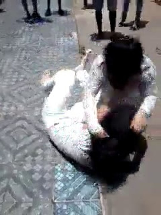 women fight