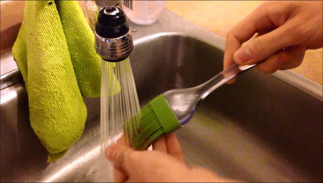 Natural vs Silicone Pastry Brush