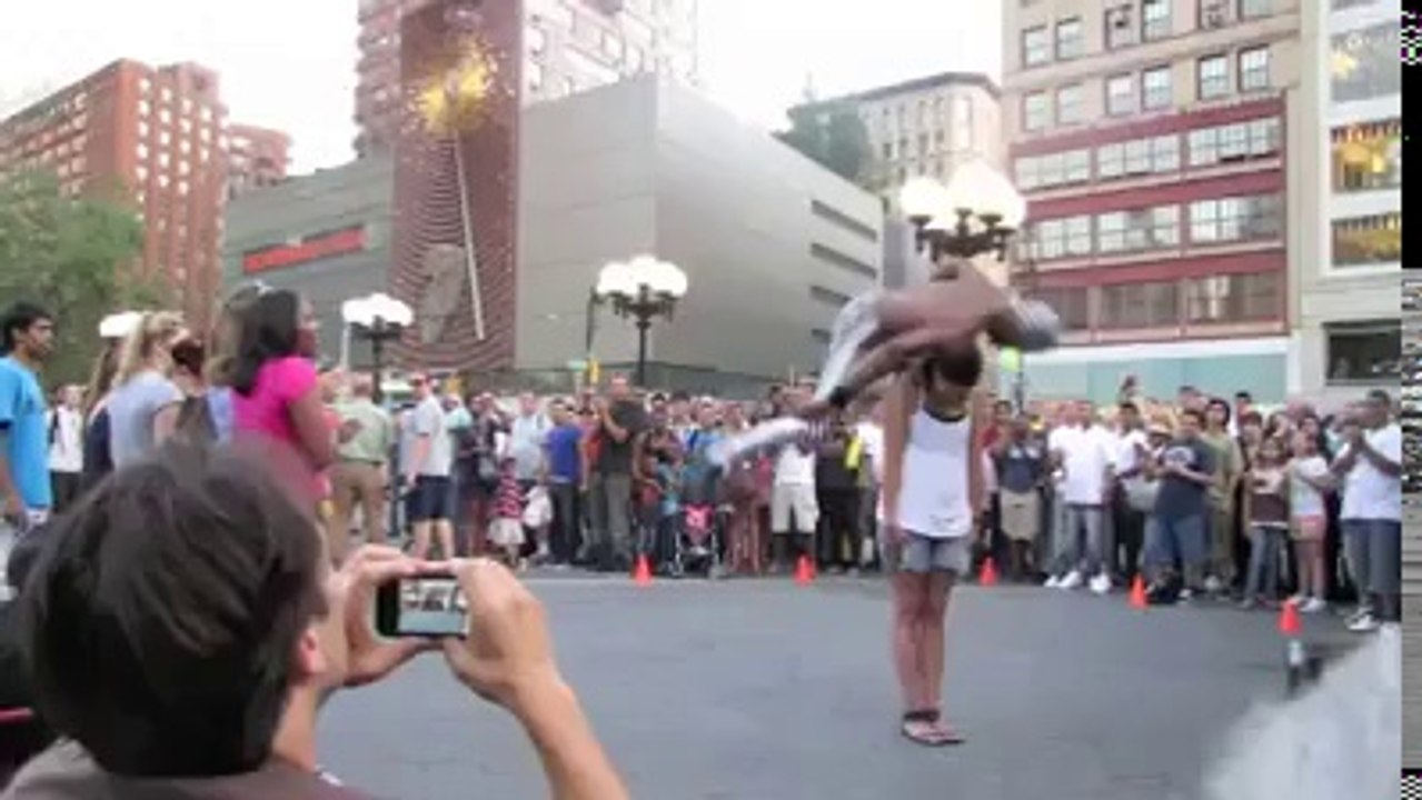 Amazing Street Performer