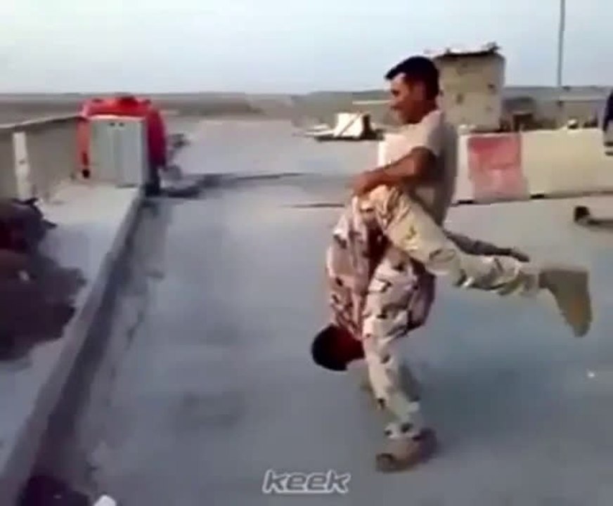 Amazing Stunt by Soldiers