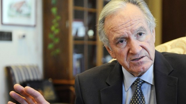 Senator gets emotional: Don't treat immigrants like 'cattle'