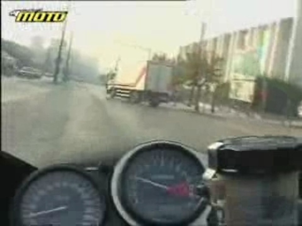 GRAND MALADE EN MOTO