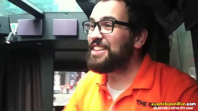 Kız Sesini Birebir Taklit Eden Genç