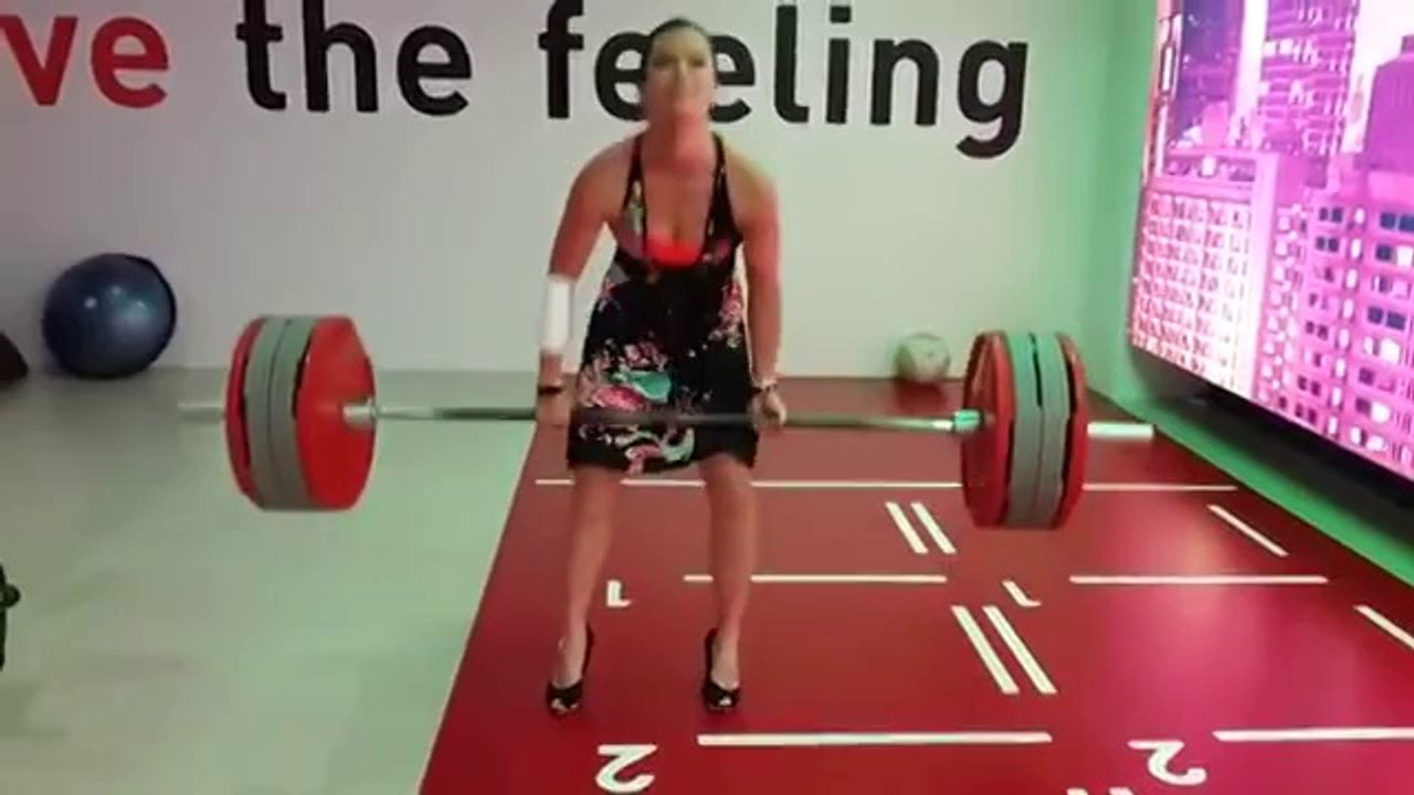 Topukluyla 90 Kiloluk Halter Kaldırmak