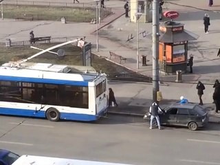 Yolda Kalan Arabalar