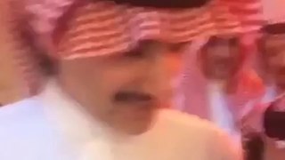 والله مانت بسيط يأبو جفين مع الوليد بن طلال ههههه