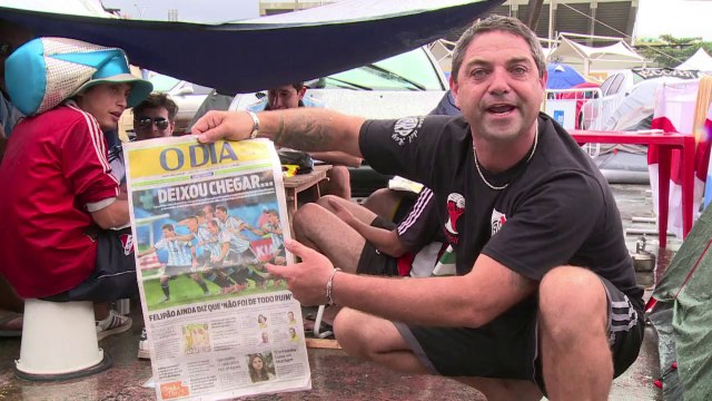 Mondial-2014: à Rio, les supporters argentins attendent la finale sous la pluie