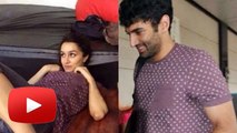 Shraddha Kapoor - Aditya Roy Kapur SHARE Same T-shirt !